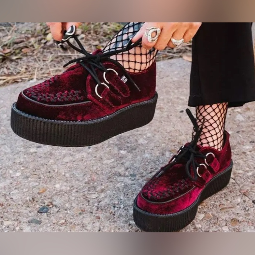 T.U.K Women Red Velvet Oxfords